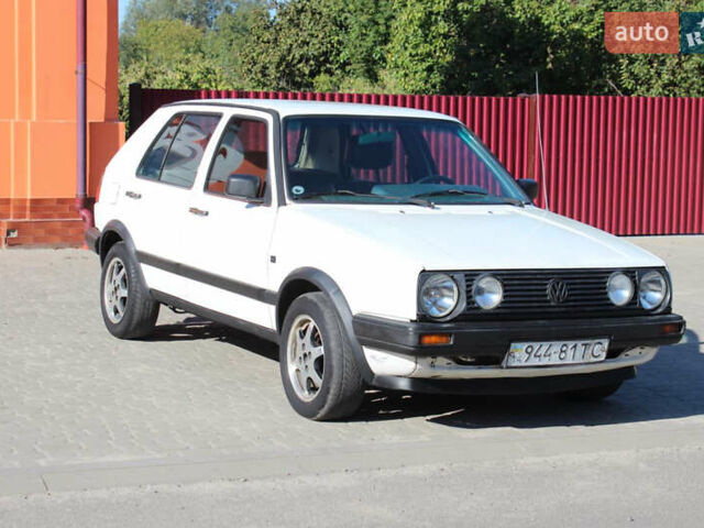 Белый Фольксваген Гольф, объемом двигателя 1.6 л и пробегом 333 тыс. км за 2500 $, фото 19 на Automoto.ua