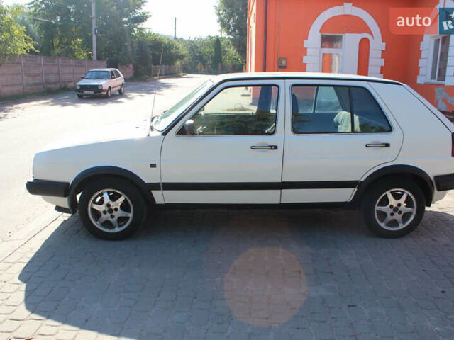 Белый Фольксваген Гольф, объемом двигателя 1.6 л и пробегом 333 тыс. км за 2500 $, фото 29 на Automoto.ua