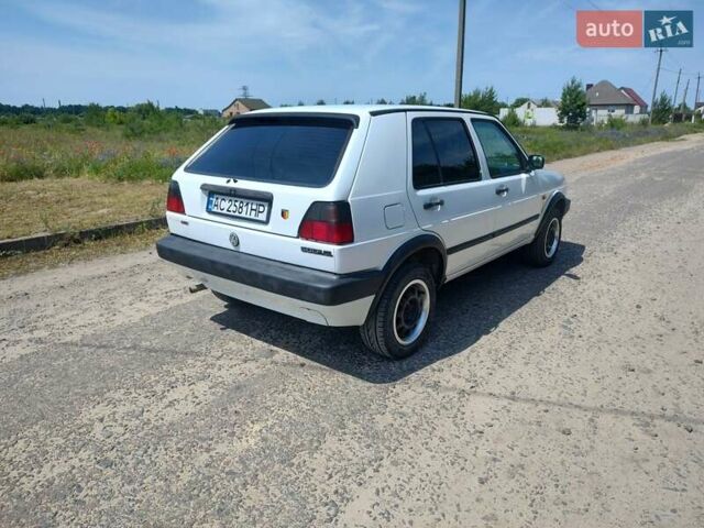 Белый Фольксваген Гольф, объемом двигателя 1.8 л и пробегом 100 тыс. км за 4200 $, фото 3 на Automoto.ua