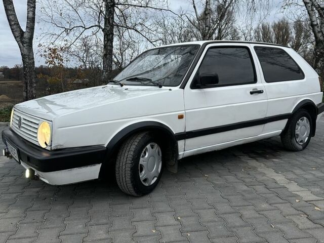 Белый Фольксваген Гольф, объемом двигателя 1.6 л и пробегом 255 тыс. км за 1150 $, фото 7 на Automoto.ua