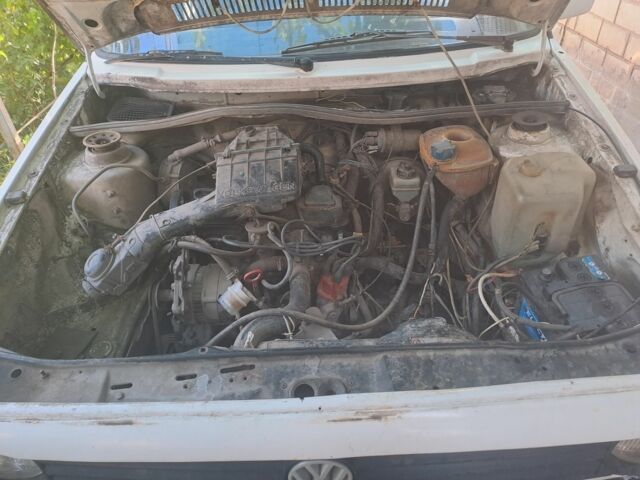 Белый Фольксваген Гольф, объемом двигателя 0 л и пробегом 281 тыс. км за 1050 $, фото 2 на Automoto.ua