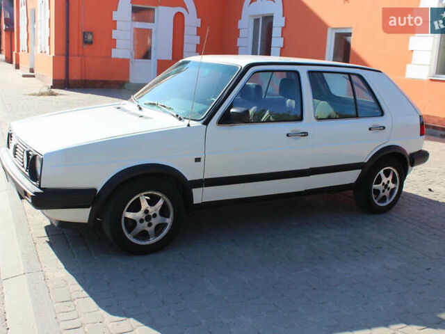 Белый Фольксваген Гольф, объемом двигателя 1.6 л и пробегом 333 тыс. км за 2500 $, фото 17 на Automoto.ua