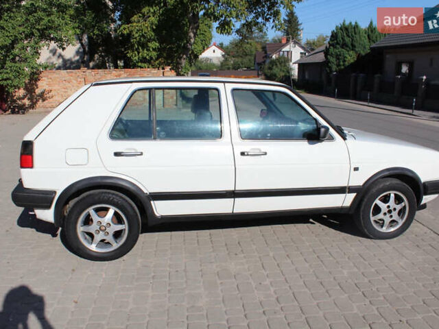 Белый Фольксваген Гольф, объемом двигателя 1.6 л и пробегом 333 тыс. км за 2500 $, фото 26 на Automoto.ua