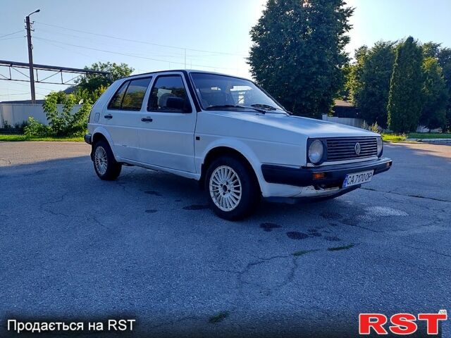 Белый Фольксваген Гольф, объемом двигателя 1.6 л и пробегом 388 тыс. км за 1400 $, фото 8 на Automoto.ua