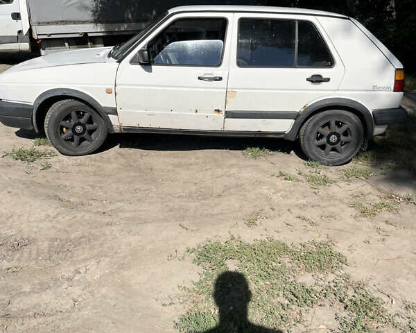 Белый Фольксваген Гольф, объемом двигателя 1.6 л и пробегом 120 тыс. км за 950 $, фото 1 на Automoto.ua