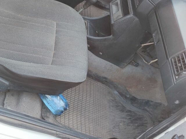 Білий Фольксваген Гольф, об'ємом двигуна 0 л та пробігом 280 тис. км за 585 $, фото 9 на Automoto.ua