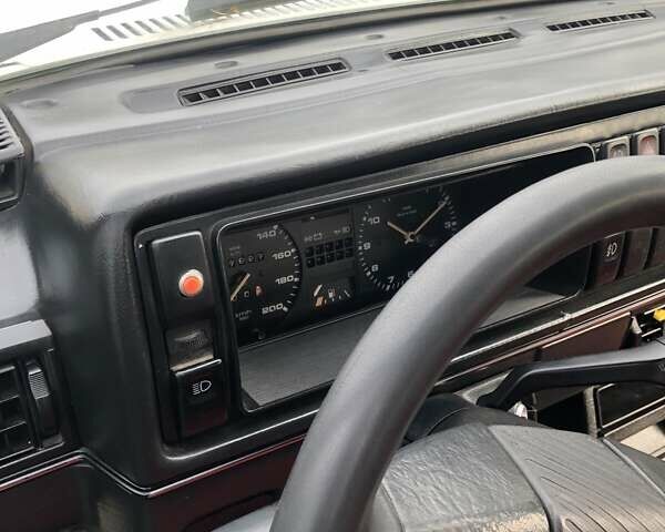 Белый Фольксваген Гольф, объемом двигателя 1.59 л и пробегом 500 тыс. км за 1800 $, фото 12 на Automoto.ua