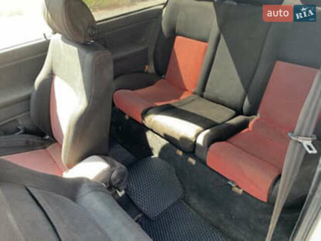 Белый Фольксваген Гольф, объемом двигателя 1.6 л и пробегом 278 тыс. км за 1000 $, фото 4 на Automoto.ua