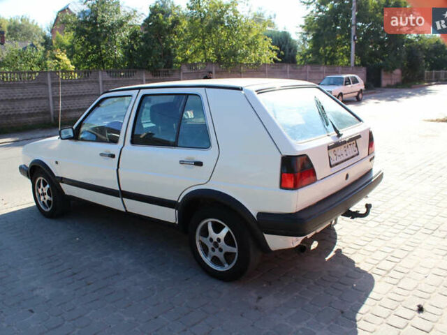 Белый Фольксваген Гольф, объемом двигателя 1.6 л и пробегом 333 тыс. км за 2500 $, фото 23 на Automoto.ua