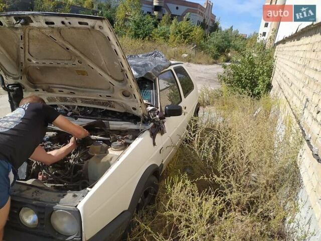 Фольксваген Гольф 1989 в Киеве на Automoto.ua Белый Фольксваген Гольф, объемом двигателя 1.78 л и пробегом 150 тыс. км за 700 $, фото 13 на Automoto.ua