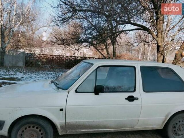 Белый Фольксваген Гольф, объемом двигателя 1.3 л и пробегом 400 тыс. км за 826 $, фото 3 на Automoto.ua