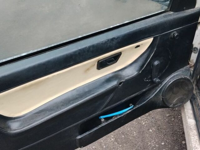 Белый Фольксваген Гольф, объемом двигателя 1 л и пробегом 350 тыс. км за 800 $, фото 5 на Automoto.ua