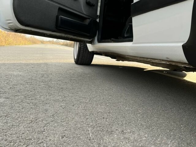 Білий Фольксваген Гольф, об'ємом двигуна 1.3 л та пробігом 50 тис. км за 2500 $, фото 5 на Automoto.ua