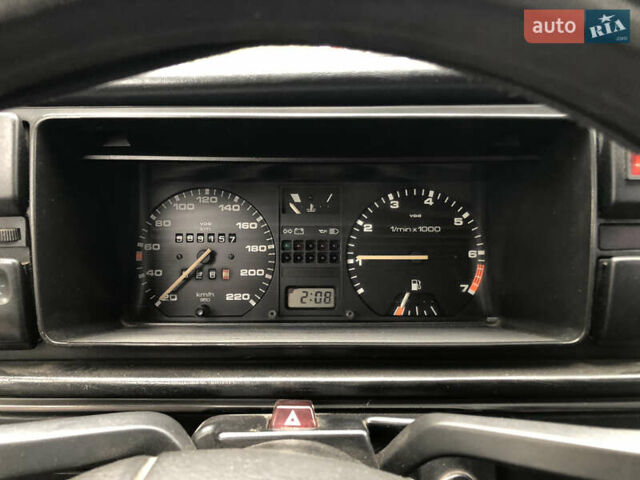 Белый Фольксваген Гольф, объемом двигателя 1.6 л и пробегом 339 тыс. км за 2750 $, фото 4 на Automoto.ua