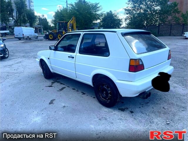 Білий Фольксваген Гольф, об'ємом двигуна 1.8 л та пробігом 200 тис. км за 1800 $, фото 3 на Automoto.ua