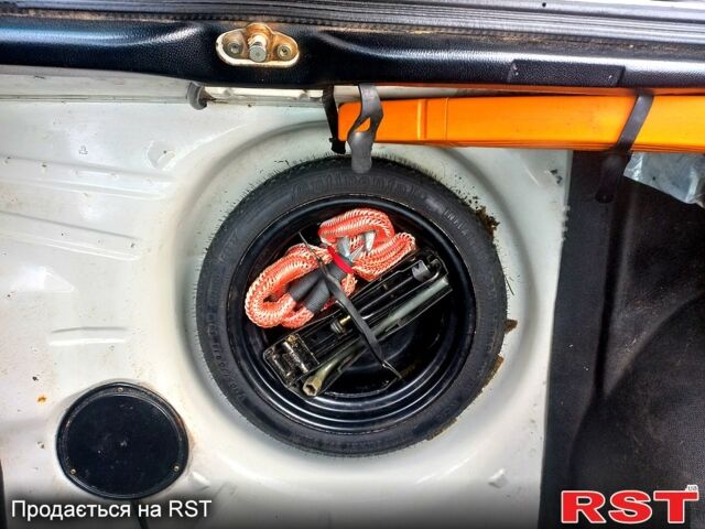 Белый Фольксваген Гольф, объемом двигателя 1.6 л и пробегом 0 тыс. км за 3200 $, фото 5 на Automoto.ua