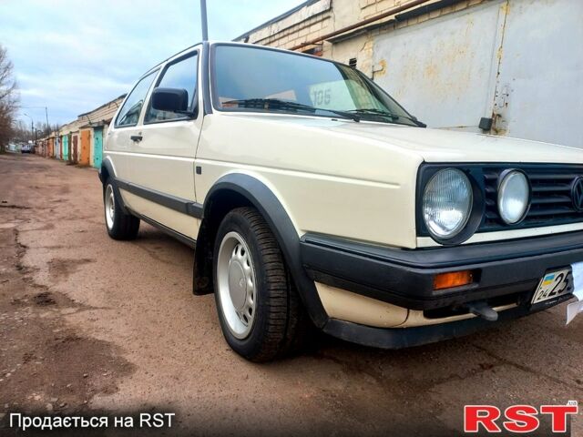 Белый Фольксваген Гольф, объемом двигателя 1.6 л и пробегом 0 тыс. км за 3200 $, фото 1 на Automoto.ua