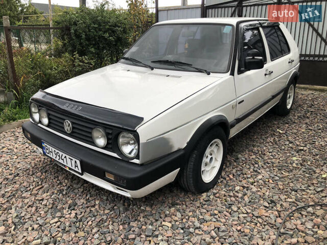 Белый Фольксваген Гольф, объемом двигателя 1.6 л и пробегом 339 тыс. км за 2750 $, фото 9 на Automoto.ua