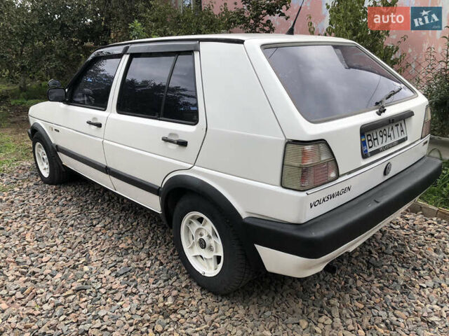 Белый Фольксваген Гольф, объемом двигателя 1.6 л и пробегом 339 тыс. км за 2750 $, фото 1 на Automoto.ua