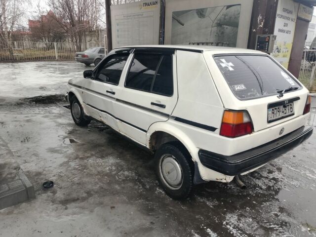 Белый Фольксваген Гольф, объемом двигателя 1.6 л и пробегом 965 тыс. км за 850 $, фото 4 на Automoto.ua