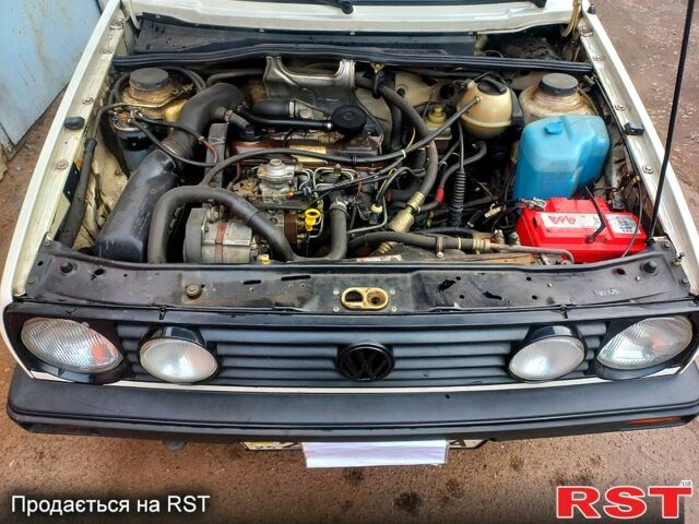 Белый Фольксваген Гольф, объемом двигателя 1.6 л и пробегом 0 тыс. км за 3200 $, фото 2 на Automoto.ua