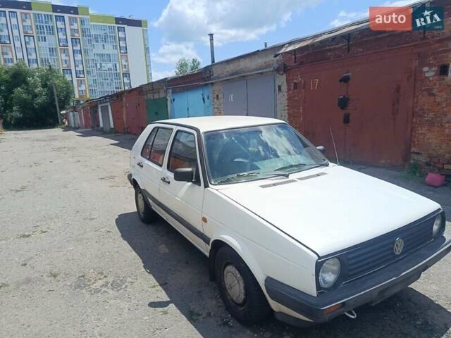 Белый Фольксваген Гольф, объемом двигателя 1.3 л и пробегом 237 тыс. км за 2000 $, фото 1 на Automoto.ua