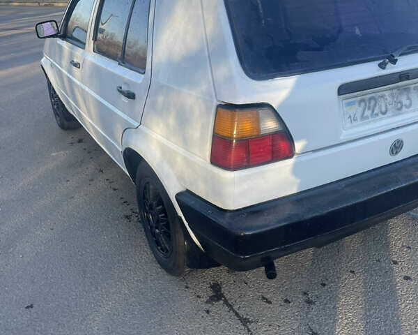Белый Фольксваген Гольф, объемом двигателя 1.8 л и пробегом 400 тыс. км за 800 $, фото 14 на Automoto.ua