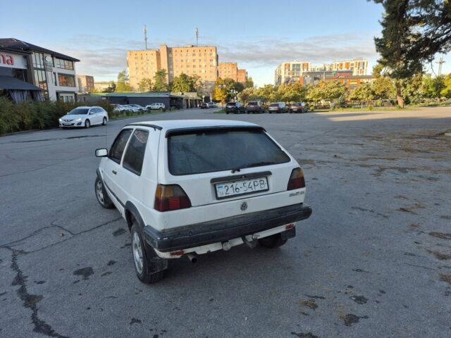 Белый Фольксваген Гольф, объемом двигателя 1.6 л и пробегом 385 тыс. км за 1250 $, фото 4 на Automoto.ua