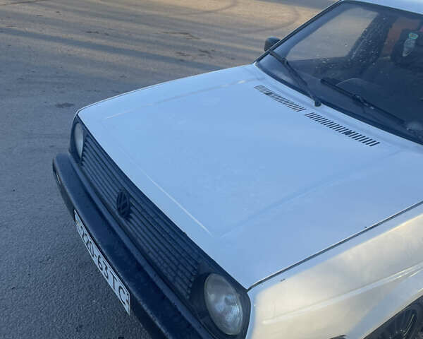 Белый Фольксваген Гольф, объемом двигателя 1.8 л и пробегом 400 тыс. км за 800 $, фото 12 на Automoto.ua