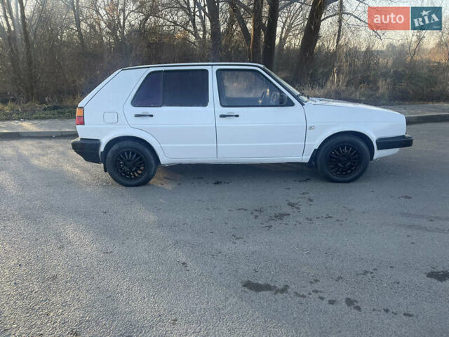 Белый Фольксваген Гольф, объемом двигателя 1.8 л и пробегом 400 тыс. км за 800 $, фото 10 на Automoto.ua