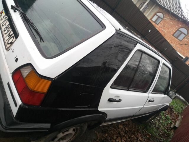 Белый Фольксваген Гольф, объемом двигателя 1.6 л и пробегом 80 тыс. км за 357 $, фото 3 на Automoto.ua