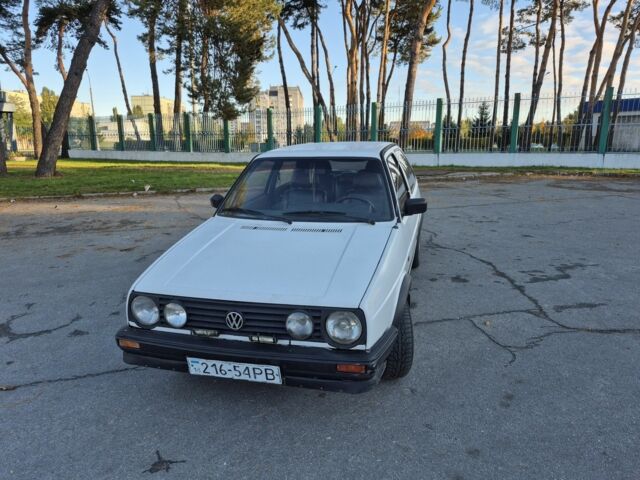 Белый Фольксваген Гольф, объемом двигателя 1.6 л и пробегом 385 тыс. км за 1250 $, фото 1 на Automoto.ua