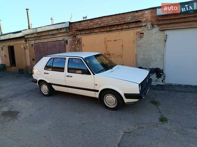 Белый Фольксваген Гольф, объемом двигателя 1.3 л и пробегом 237 тыс. км за 2000 $, фото 6 на Automoto.ua