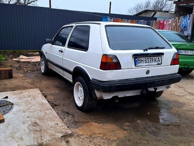 Белый Фольксваген Гольф, объемом двигателя 1.3 л и пробегом 0 тыс. км за 1500 $, фото 1 на Automoto.ua