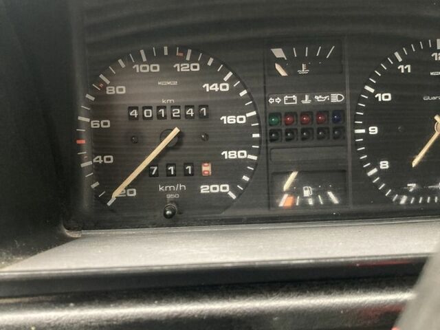 Білий Фольксваген Гольф, об'ємом двигуна 1.6 л та пробігом 400 тис. км за 1210 $, фото 7 на Automoto.ua