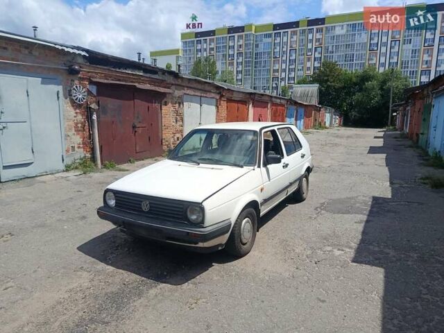 Белый Фольксваген Гольф, объемом двигателя 1.3 л и пробегом 237 тыс. км за 2000 $, фото 3 на Automoto.ua