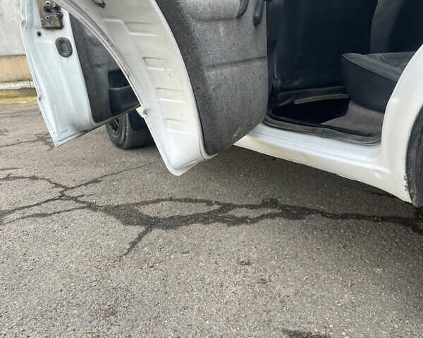 Белый Фольксваген Гольф, объемом двигателя 1.8 л и пробегом 400 тыс. км за 800 $, фото 7 на Automoto.ua