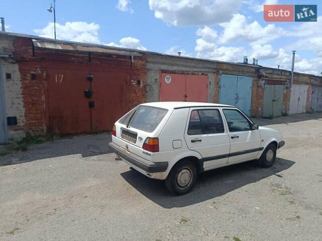 Белый Фольксваген Гольф, объемом двигателя 1.3 л и пробегом 237 тыс. км за 2000 $, фото 5 на Automoto.ua