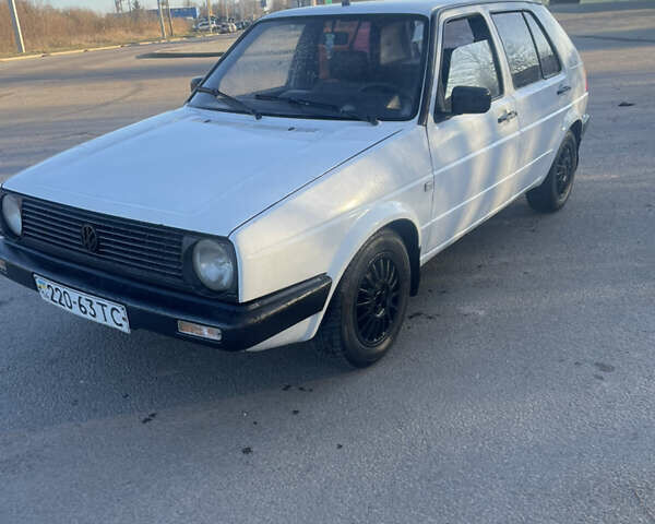 Белый Фольксваген Гольф, объемом двигателя 1.8 л и пробегом 400 тыс. км за 800 $, фото 16 на Automoto.ua