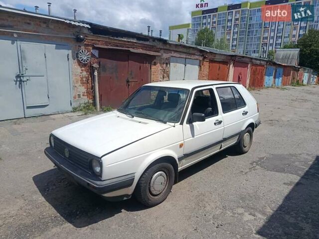 Белый Фольксваген Гольф, объемом двигателя 1.3 л и пробегом 237 тыс. км за 2000 $, фото 2 на Automoto.ua