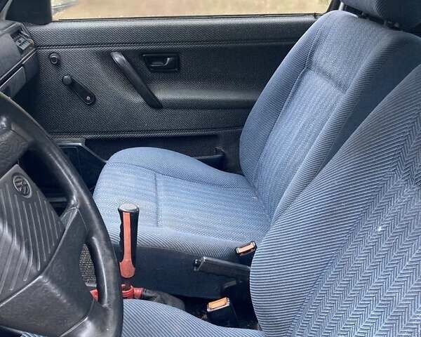 Белый Фольксваген Гольф, объемом двигателя 1.6 л и пробегом 400 тыс. км за 1210 $, фото 1 на Automoto.ua