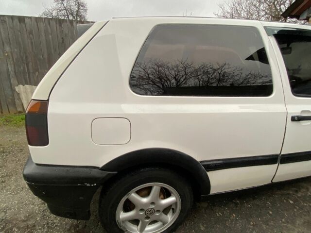 Белый Фольксваген Гольф, объемом двигателя 1.8 л и пробегом 160 тыс. км за 1905 $, фото 2 на Automoto.ua