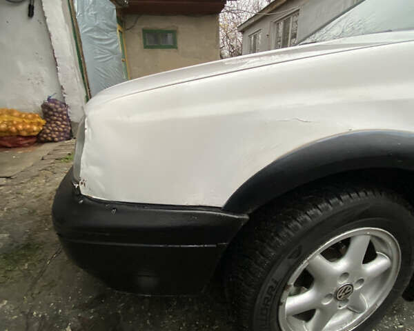 Белый Фольксваген Гольф, объемом двигателя 1.78 л и пробегом 160 тыс. км за 2100 $, фото 9 на Automoto.ua