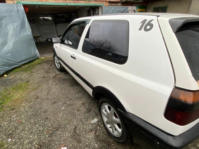 Белый Фольксваген Гольф, объемом двигателя 1.8 л и пробегом 160 тыс. км за 1905 $, фото 4 на Automoto.ua