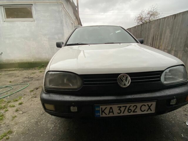 Белый Фольксваген Гольф, объемом двигателя 1.8 л и пробегом 160 тыс. км за 1905 $, фото 1 на Automoto.ua