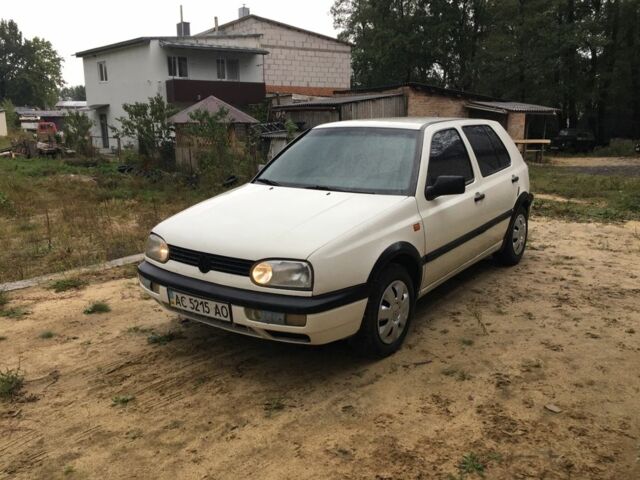 Белый Фольксваген Гольф, объемом двигателя 1.9 л и пробегом 179 тыс. км за 2699 $, фото 3 на Automoto.ua