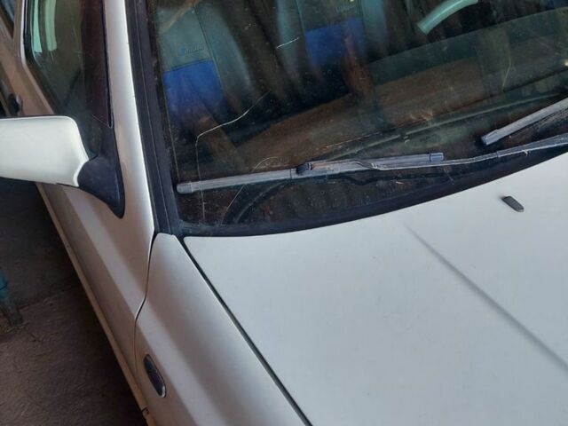 Белый Фольксваген Гольф, объемом двигателя 1.8 л и пробегом 211 тыс. км за 839 $, фото 2 на Automoto.ua