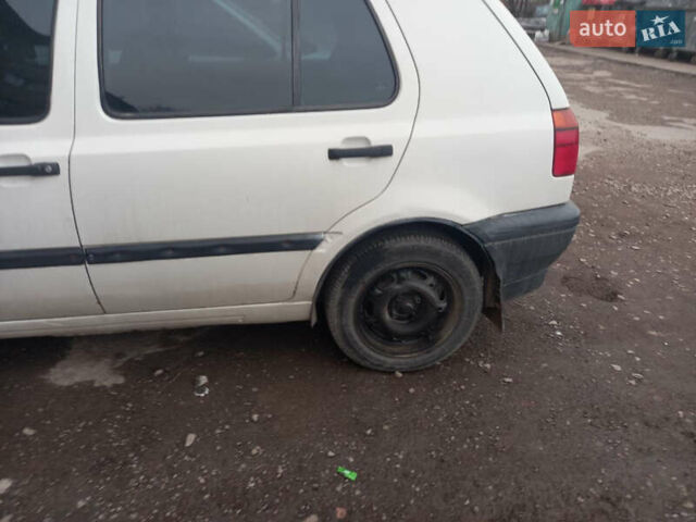 Белый Фольксваген Гольф, объемом двигателя 1.4 л и пробегом 580 тыс. км за 2300 $, фото 2 на Automoto.ua