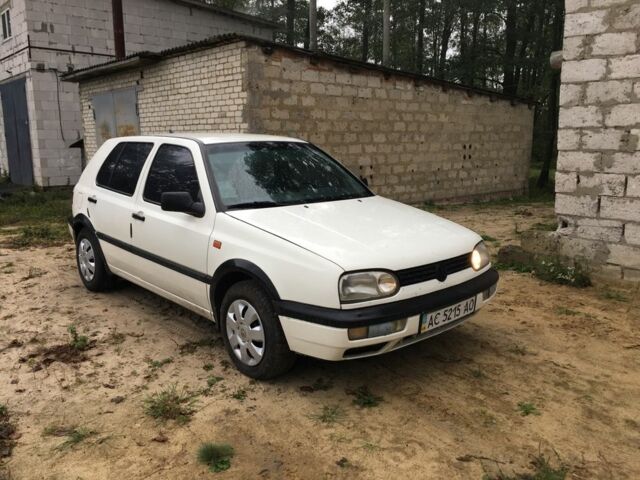 Белый Фольксваген Гольф, объемом двигателя 1.9 л и пробегом 179 тыс. км за 2699 $, фото 4 на Automoto.ua