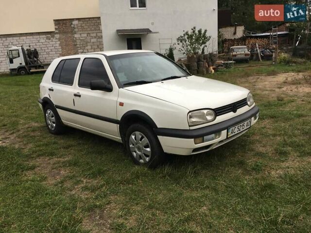 Фольксваген Гольф 1993 в Ковель на Automoto.ua Белый Фольксваген Гольф, объемом двигателя 1.9 л и пробегом 179 тыс. км за 2699 $, фото 2 на Automoto.ua